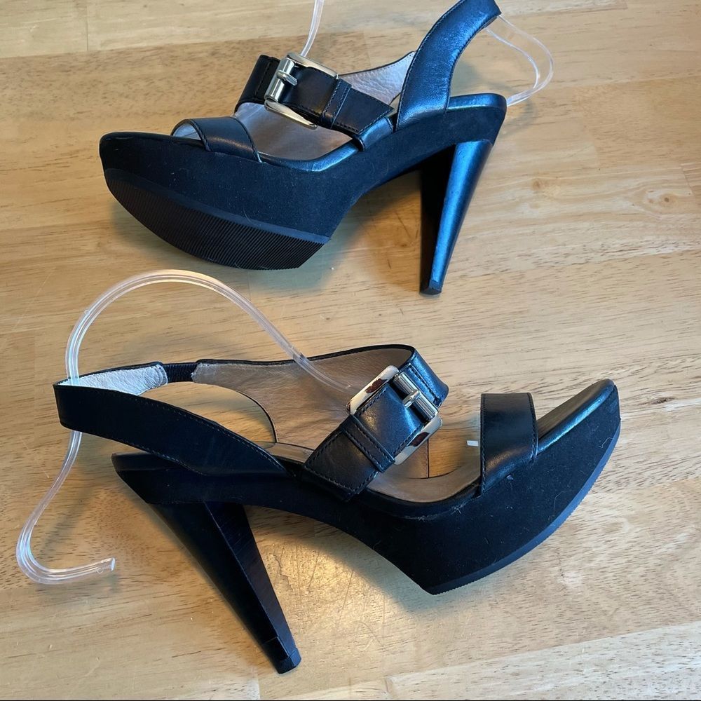 Michael Kors Women’s shoes size 8 black straps